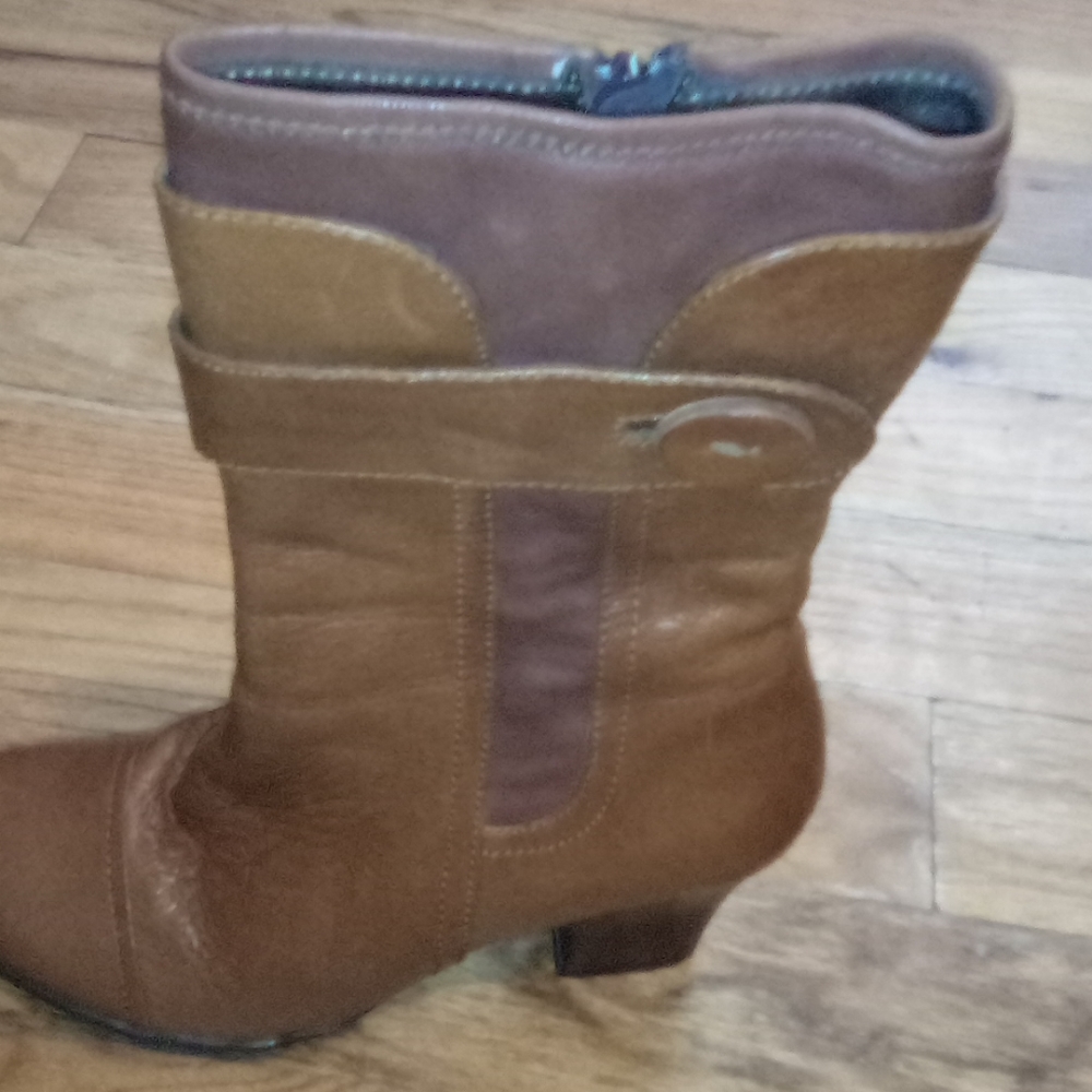 Boots - Picture 2 of 3